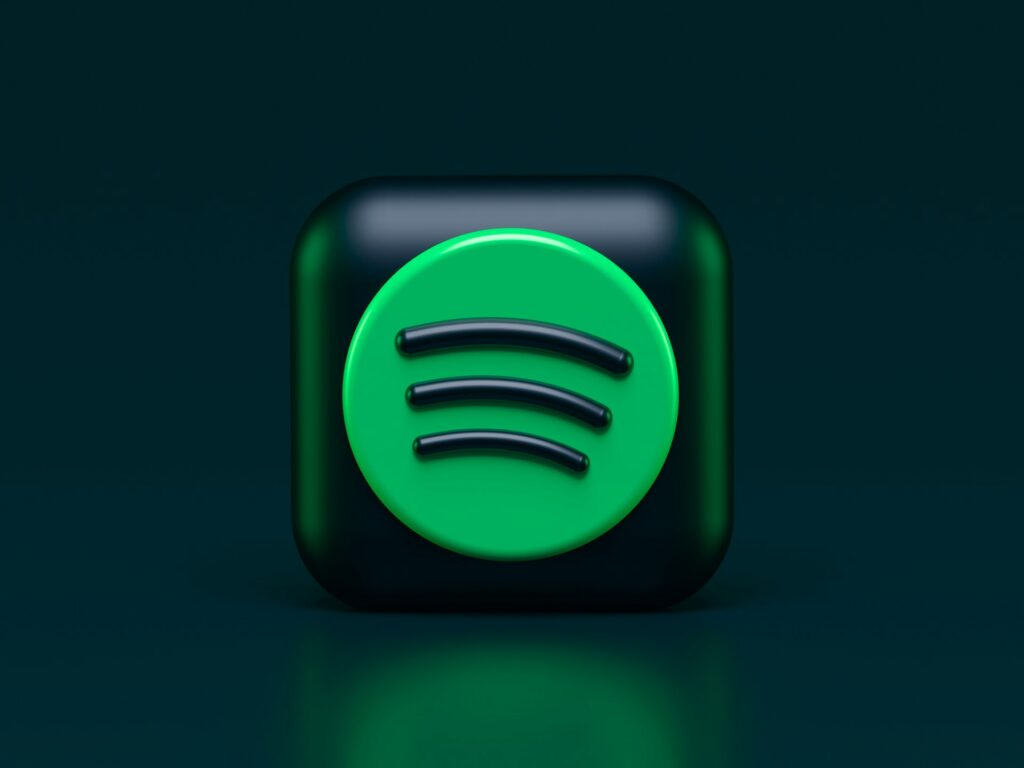 The Spotify Logo: Embodying the sonic style of a streaming pioneer | Looka